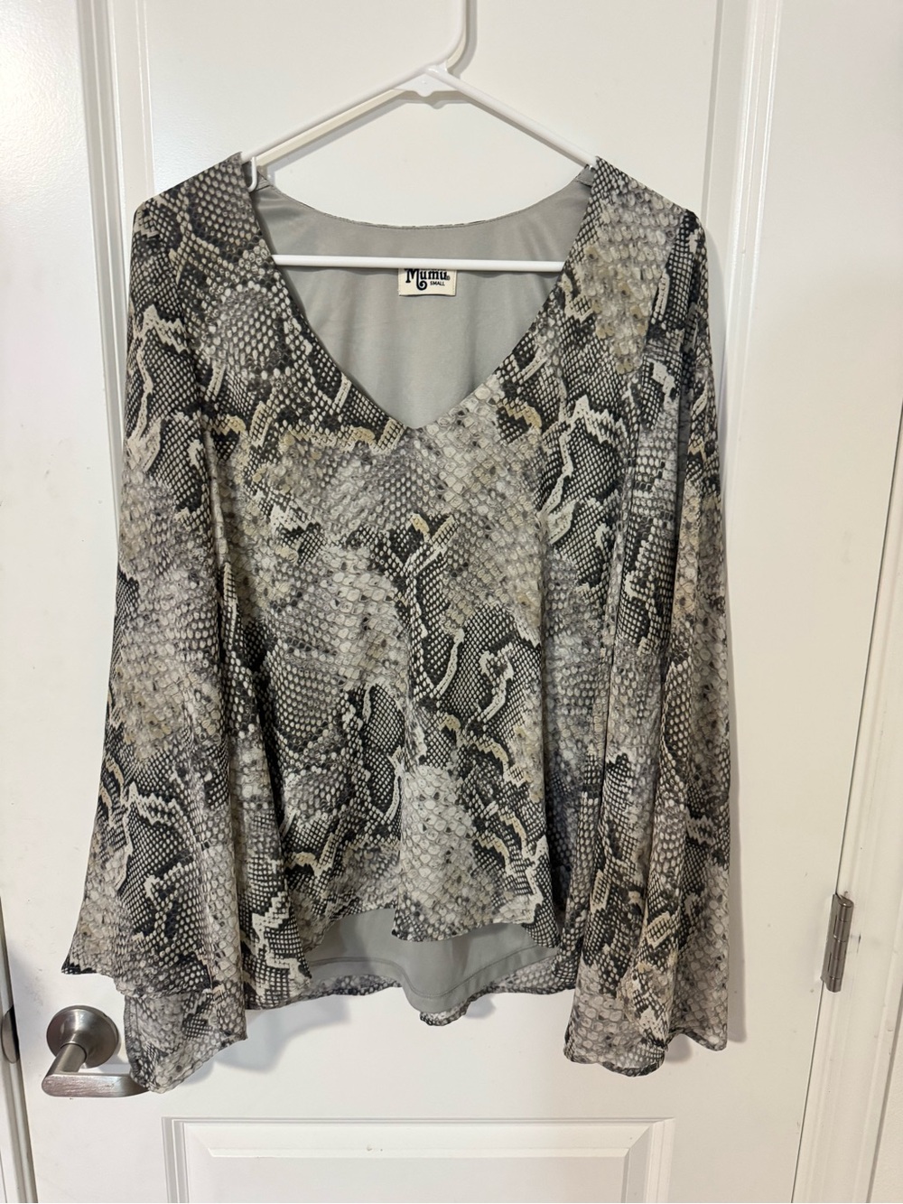 Show Me Your MuMu Gray & Cream Snake-Print V-Neck Tunic